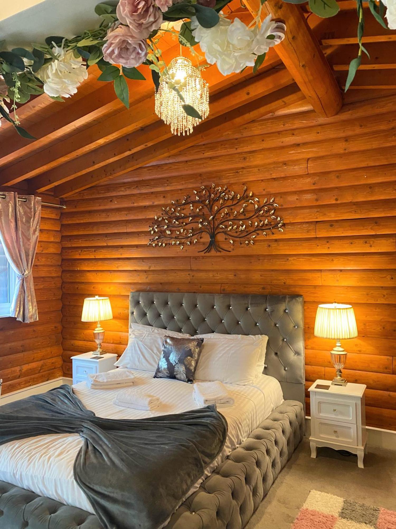 Lodge Kaoglen-blossom-hot Tub-cairngorms-pet Friendly *